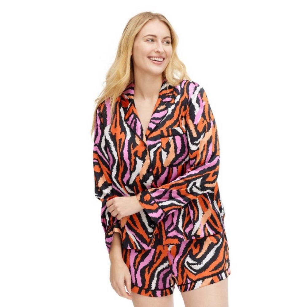 DVF for Target long sleeve notch color pajama set, Zebra Pink, size Medium